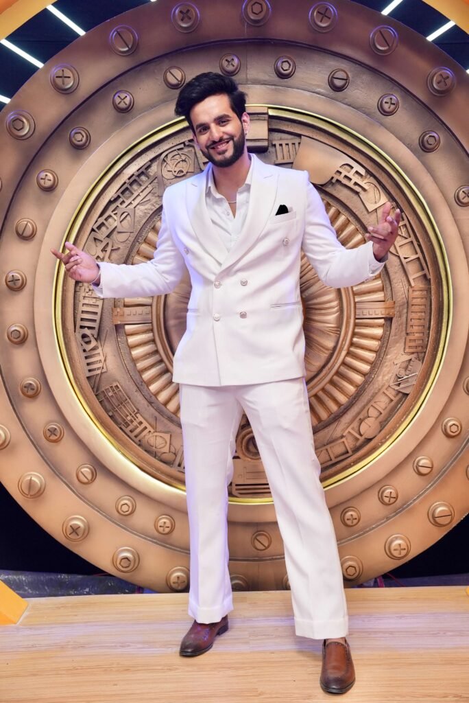 Abhishek Malhan Takes a Stand Against Trolling Culture, Calls Out Influencer Sufi for Mocking Creators